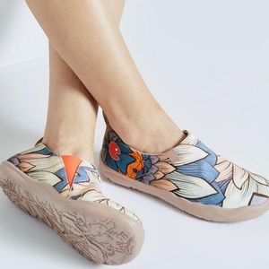 UIN Nelumbo Slip On Floral Painted Canvas Shoes